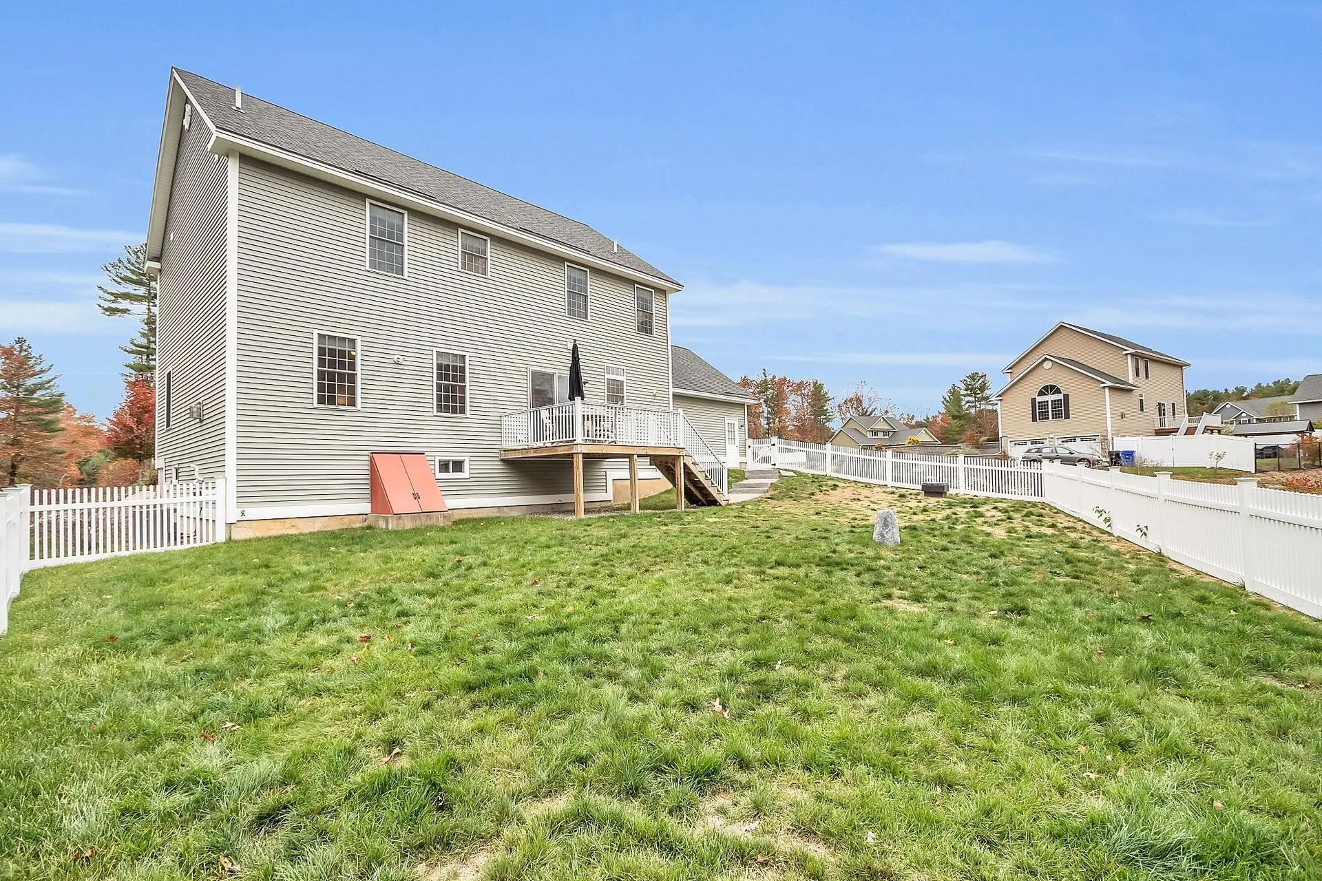 5 Laurel Landing Hudson NH 03051