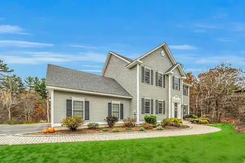 5 Laurel Landing Hudson NH 03051