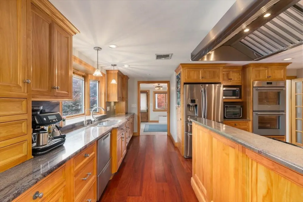 158 N Main Street Salem NH 03079