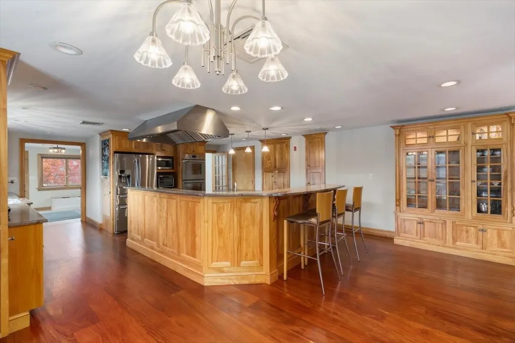 158 N Main Street Salem NH 03079