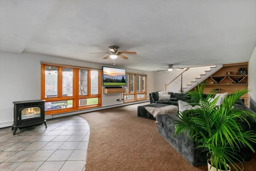 158 N Main Street Salem NH 03079