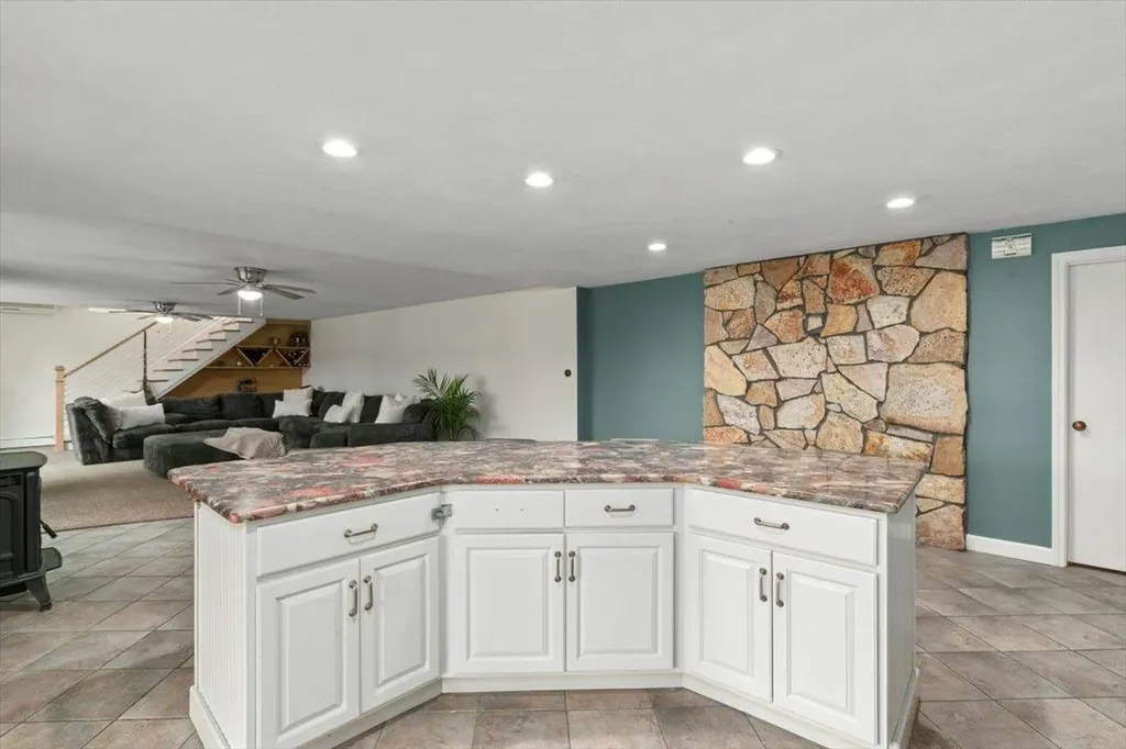 158 N Main Street Salem NH 03079