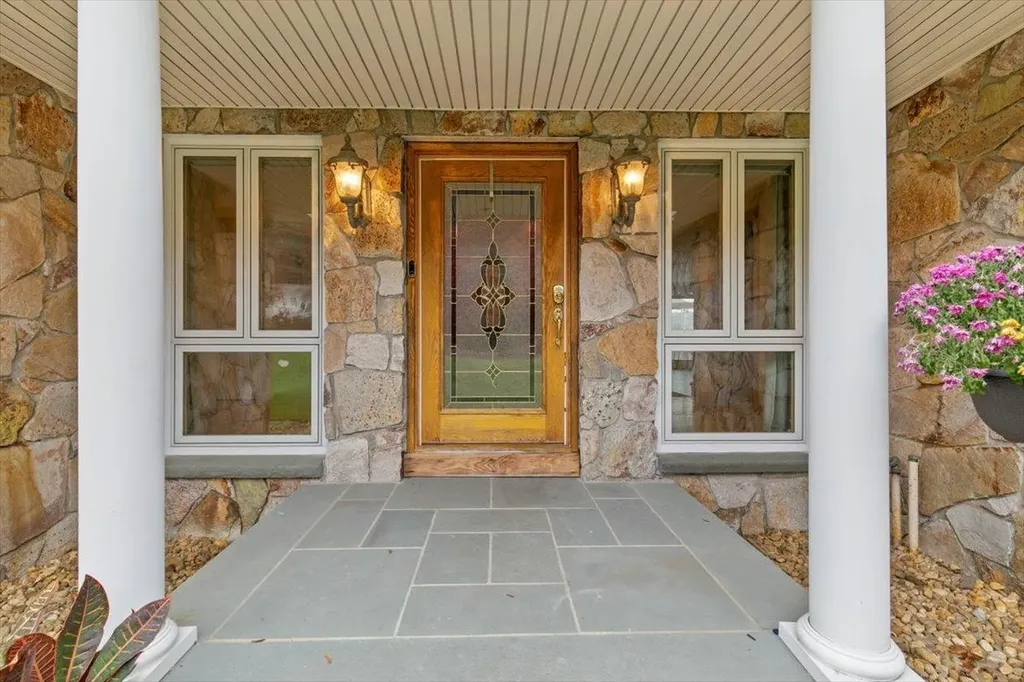 158 N Main Street Salem NH 03079