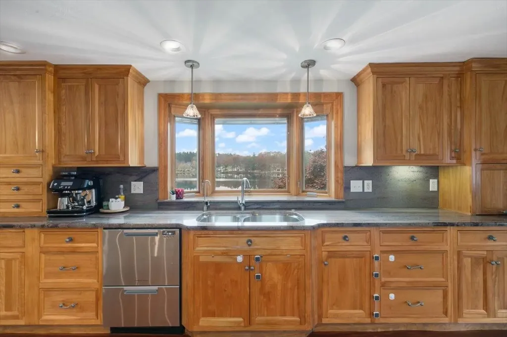 158 N Main Street Salem NH 03079