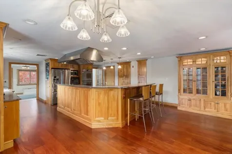 158 N Main Street Salem NH 03079