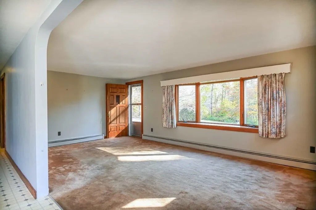 36 Governor Hill Road Eliot ME 03904