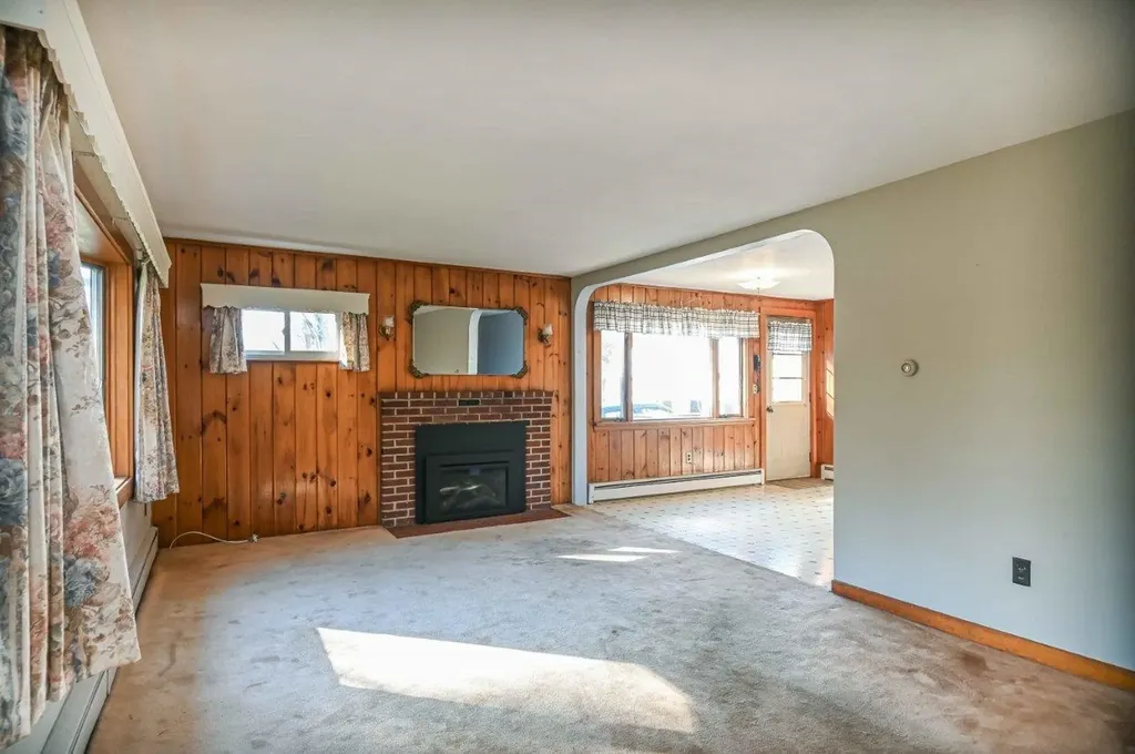 36 Governor Hill Road Eliot ME 03904