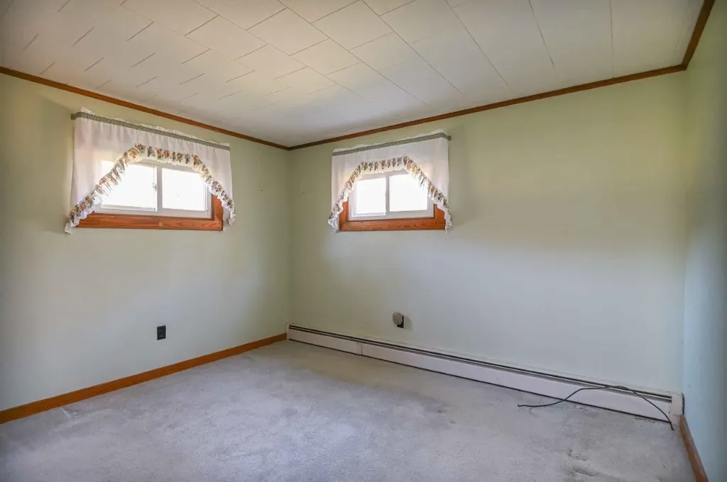 36 Governor Hill Road Eliot ME 03904