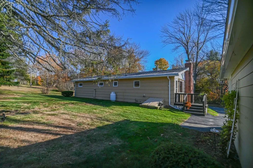 36 Governor Hill Road Eliot ME 03904