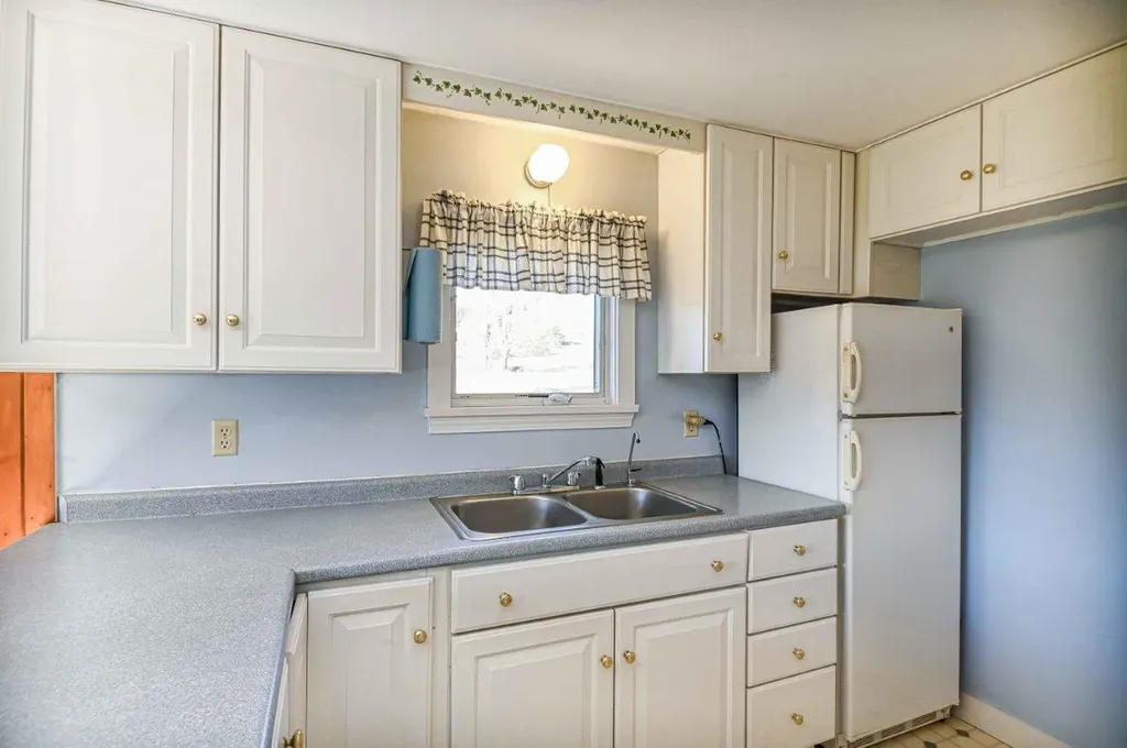 36 Governor Hill Road Eliot ME 03904