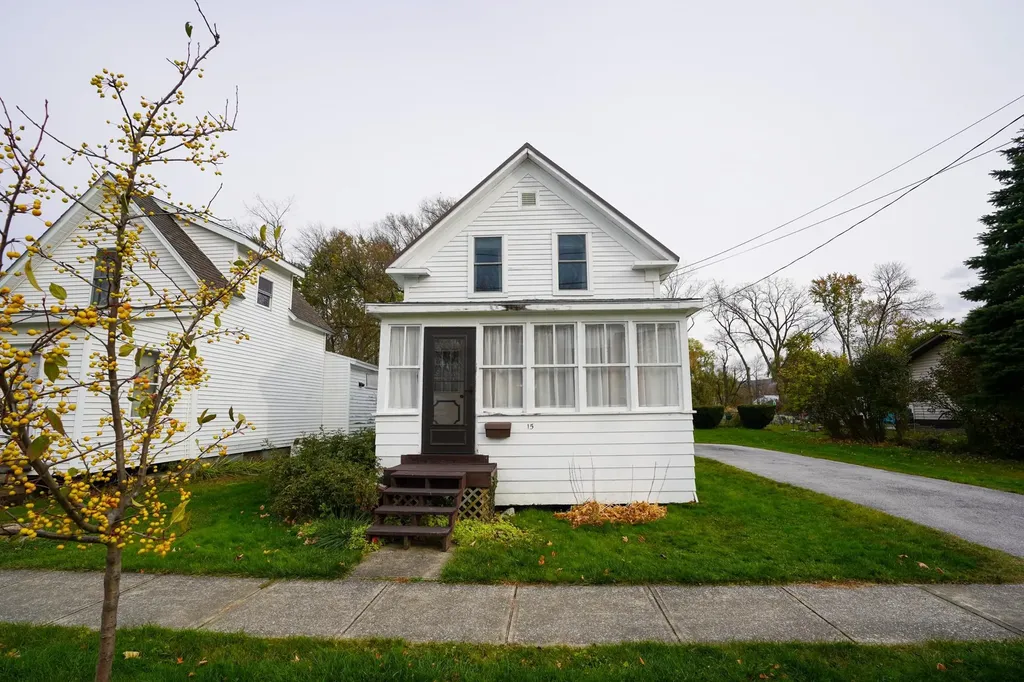 15 Walnut Street St. Albans City VT 05478