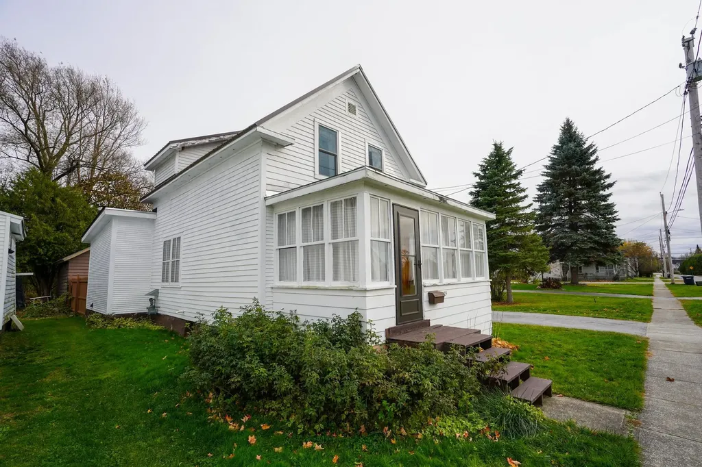 15 Walnut Street St. Albans City VT 05478