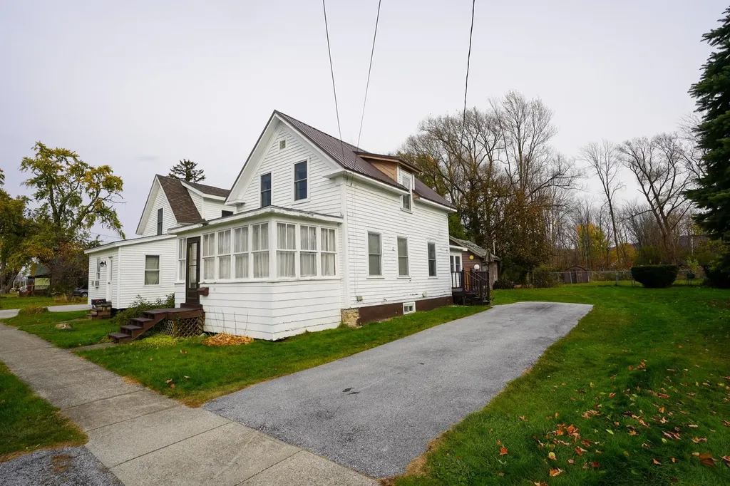 15 Walnut Street St. Albans City VT 05478