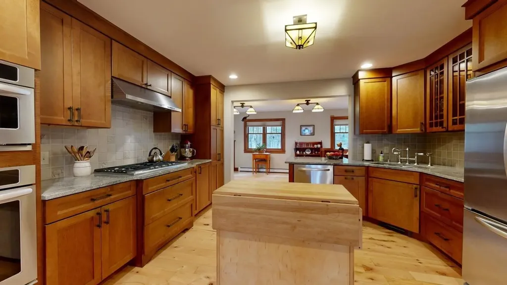 254 Overlake Drive Georgia VT 05454
