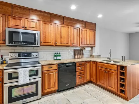 18 Lake Forest Drive Burlington VT 05401