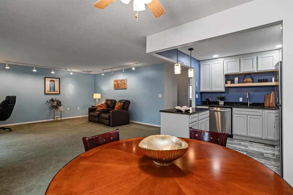 90 Hawthorne Circle South Burlington VT 05403