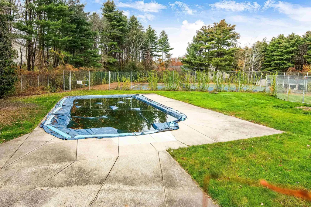 90 Hawthorne Circle South Burlington VT 05403