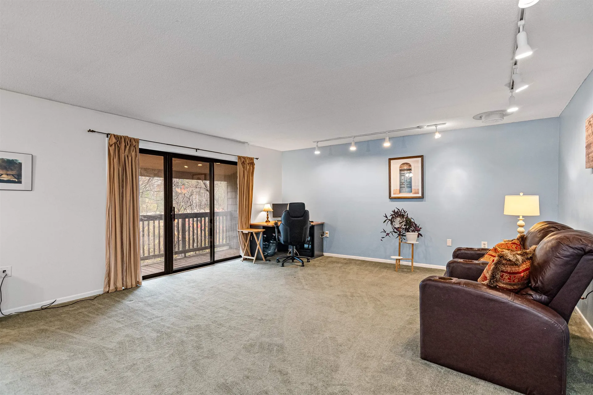 90 Hawthorne Circle South Burlington VT 05403