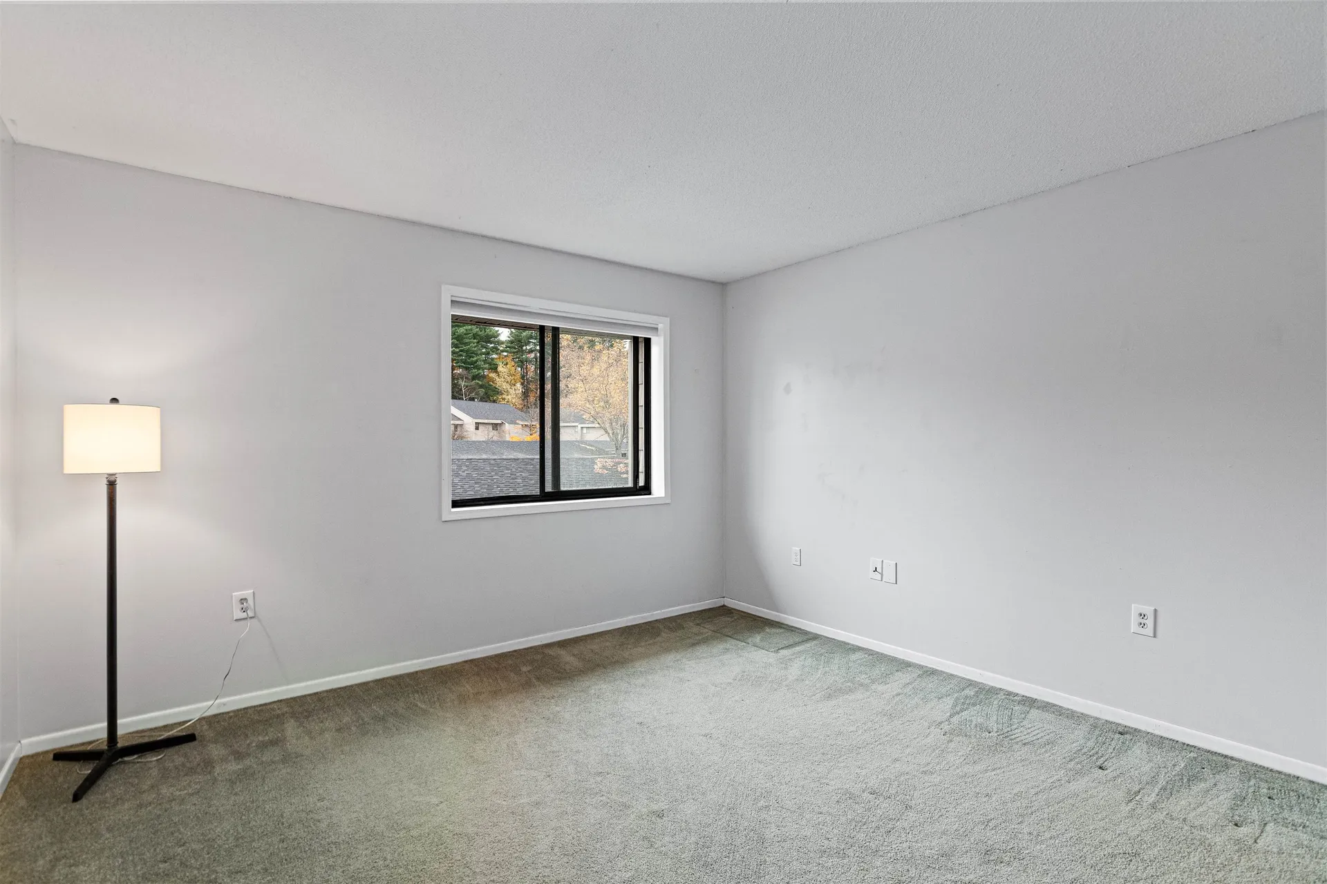 90 Hawthorne Circle South Burlington VT 05403