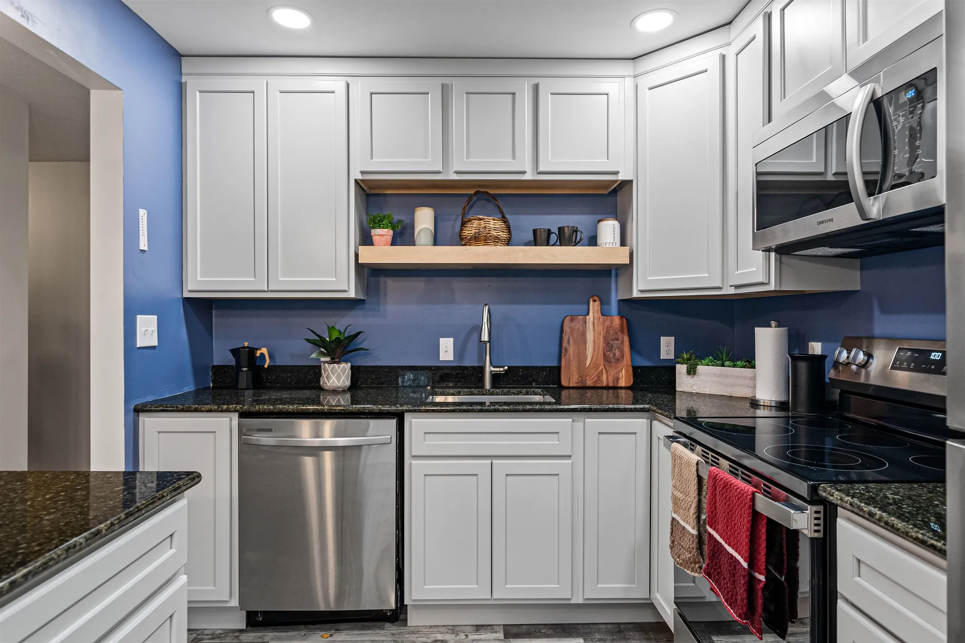 90 Hawthorne Circle South Burlington VT 05403