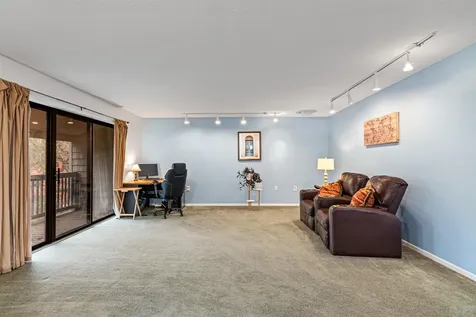 90 Hawthorne Circle South Burlington VT 05403