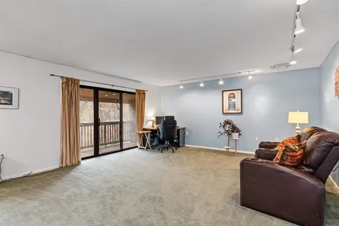 90 Hawthorne Circle South Burlington VT 05403