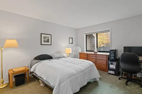 90 Hawthorne Circle South Burlington VT 05403