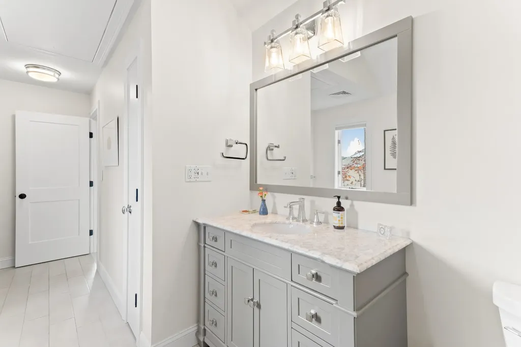 19 Rocky Ridge Road Windham NH 03087