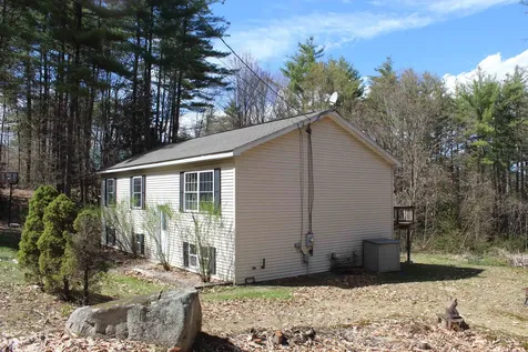 47 Henry Drive Effingham NH 03882
