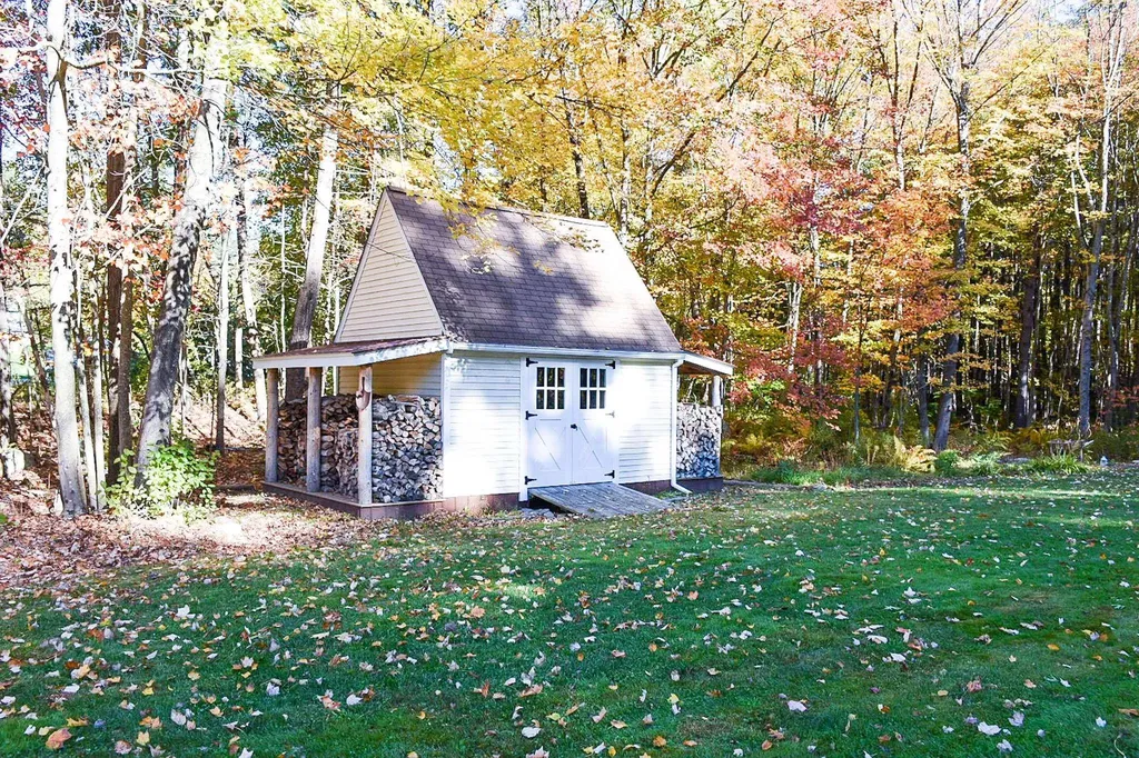 2 Reverend Parker Road Londonderry NH 03053