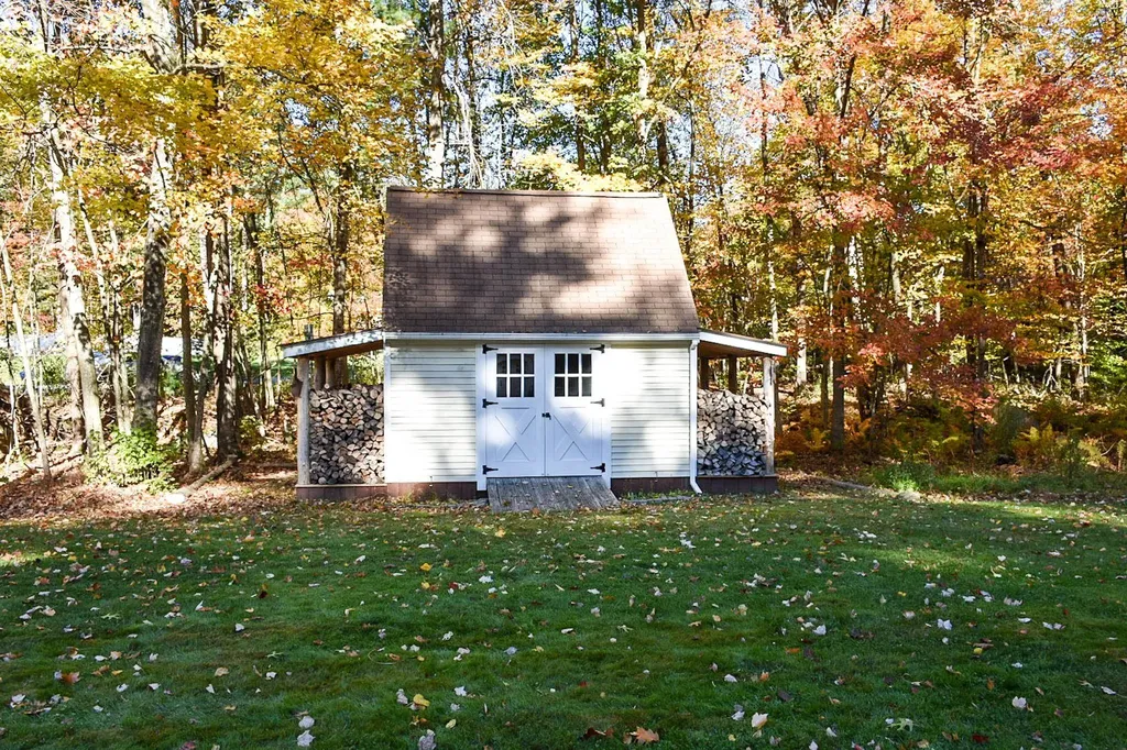 2 Reverend Parker Road Londonderry NH 03053