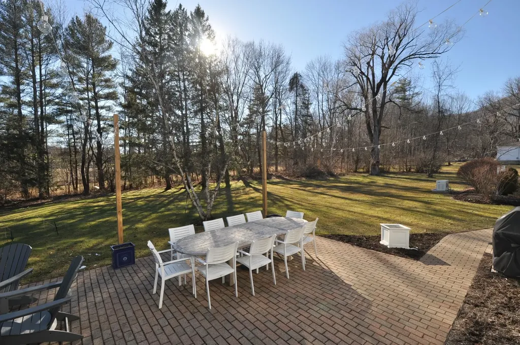 163 Taconic Road Manchester VT 05254