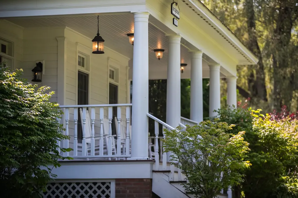 163 Taconic Road Manchester VT 05254