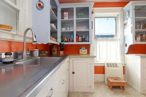 172 Pleasant Street St. Johnsbury VT 05819