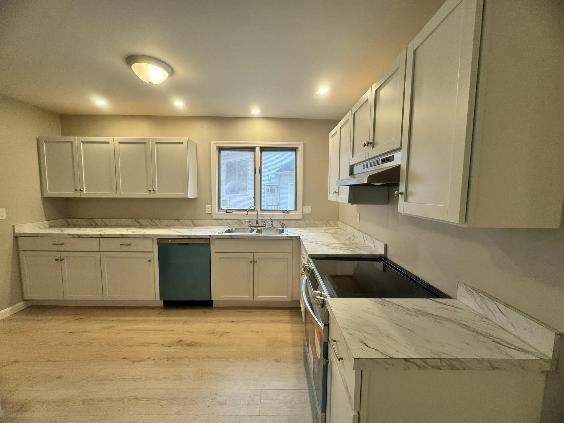 37 Brown Avenue Manchester NH 03101