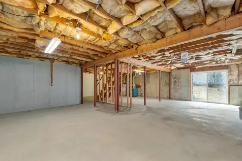 674 Elm Street Laconia NH 03246