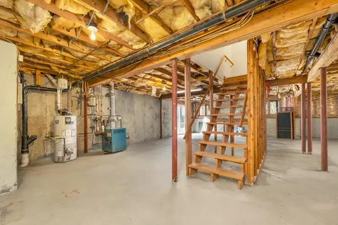 674 Elm Street Laconia NH 03246