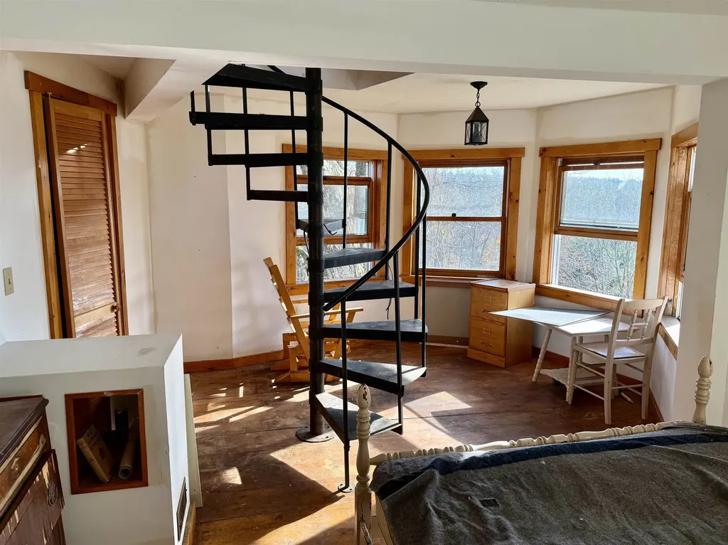 7295 Oak Hill Road Loudon NH 03307