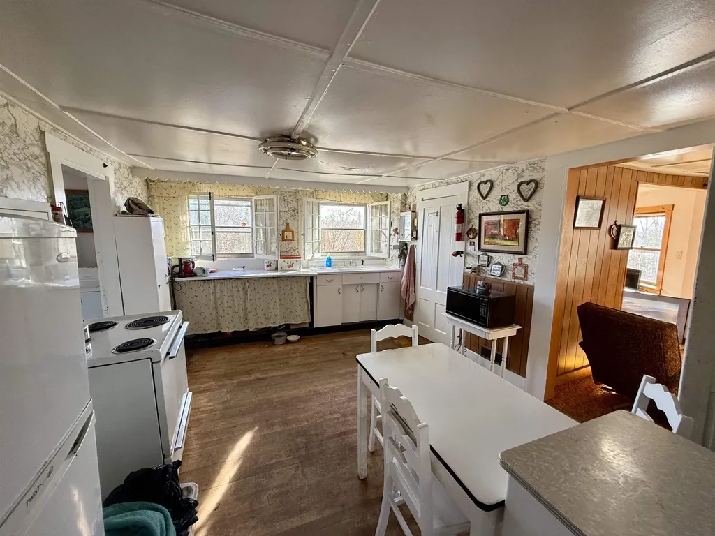 7295 Oak Hill Road Loudon NH 03307