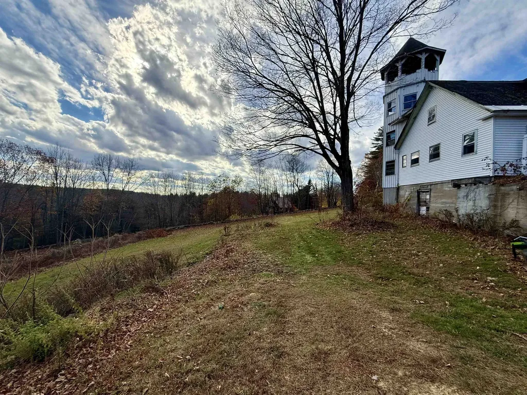 7295 Oak Hill Road Loudon NH 03307