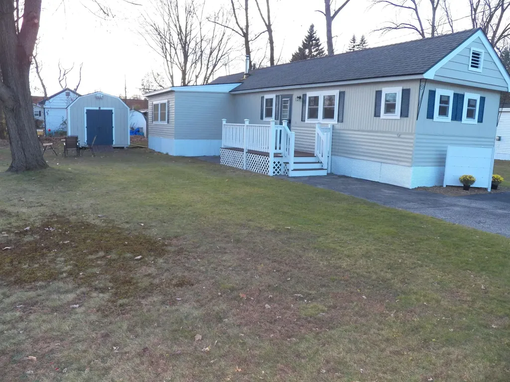 7 Mckee Drive Concord NH 03301-0000
