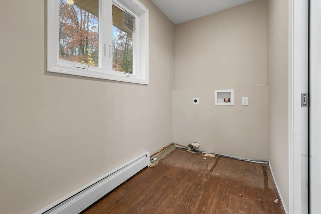 155 E Shore Drive Weare NH 03281