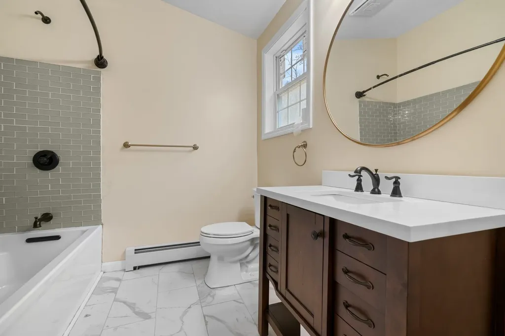 155 E Shore Drive Weare NH 03281