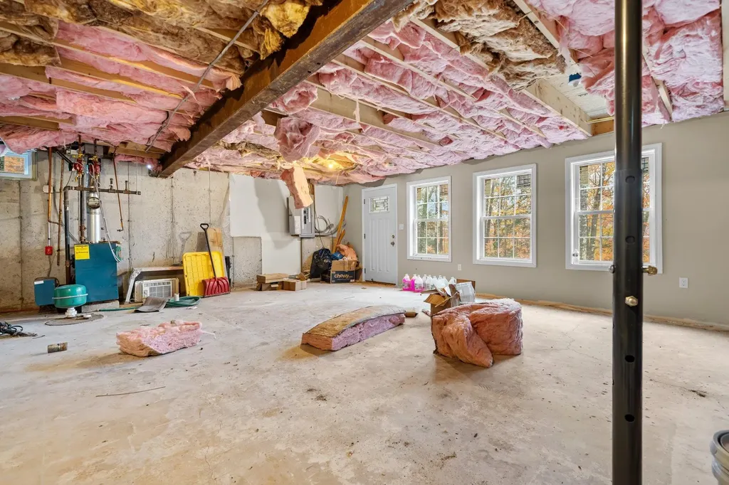 155 E Shore Drive Weare NH 03281