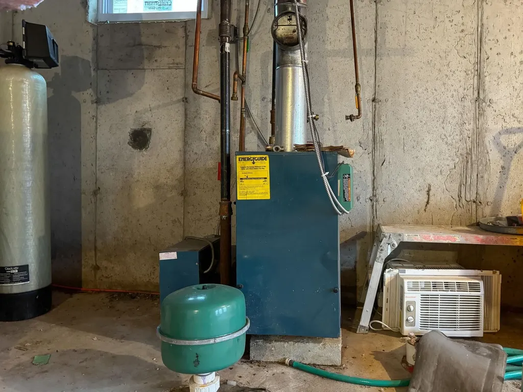 155 E Shore Drive Weare NH 03281