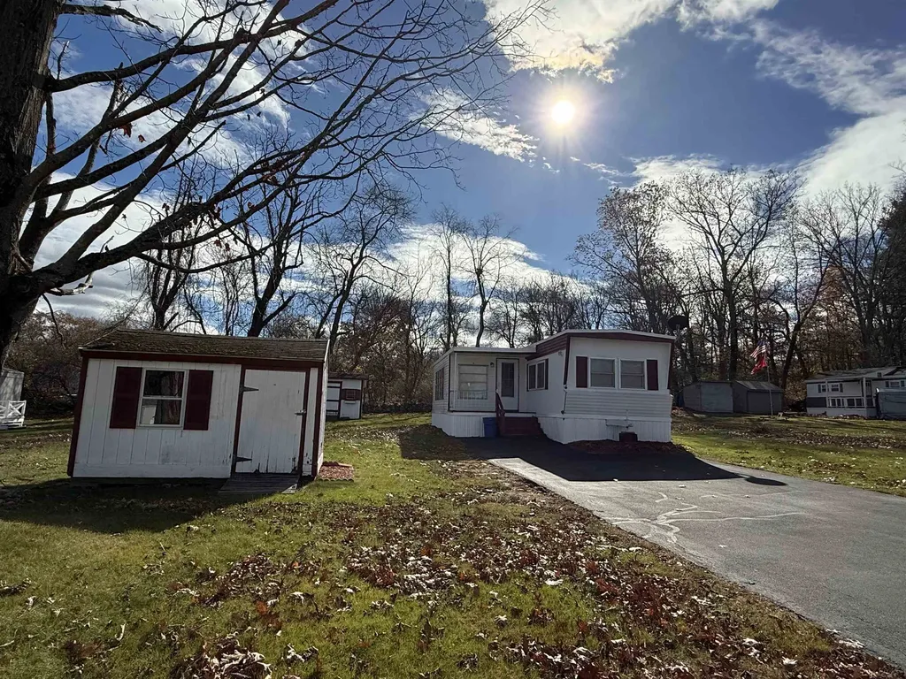 97 Fordway Extension Derry NH 03038