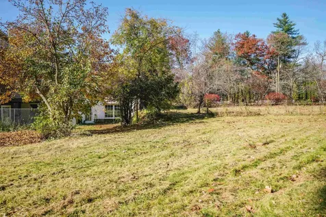 105 Nartoff Road Hollis NH 03049