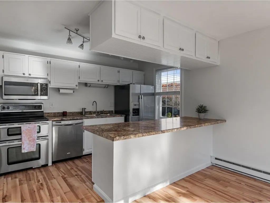 66 Twin Oaks Terrace South Burlington VT 05403