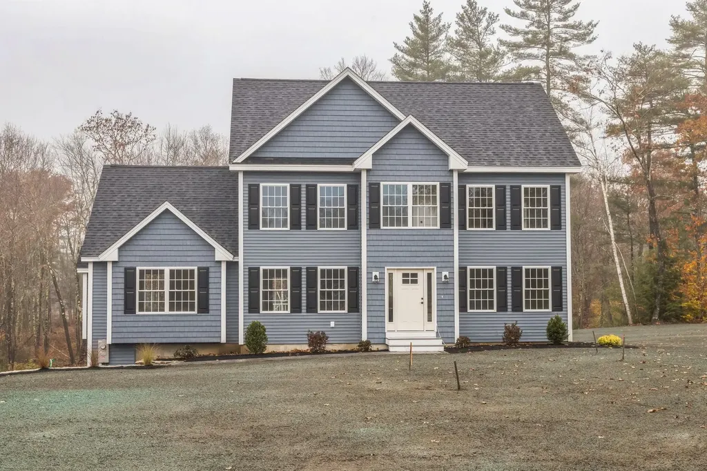25 Elm Court Barrington NH 03825