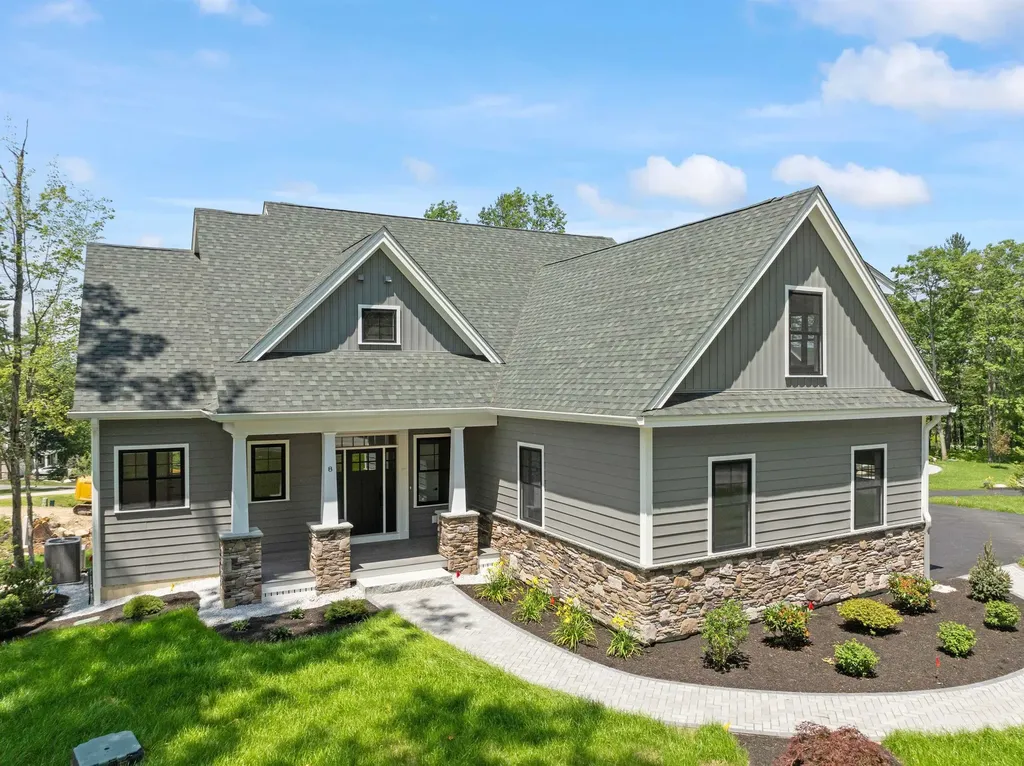 8 Deadreckoning Point Laconia NH 03246
